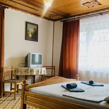 над річкою פוליאנה