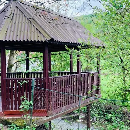 над річкою פוליאנה