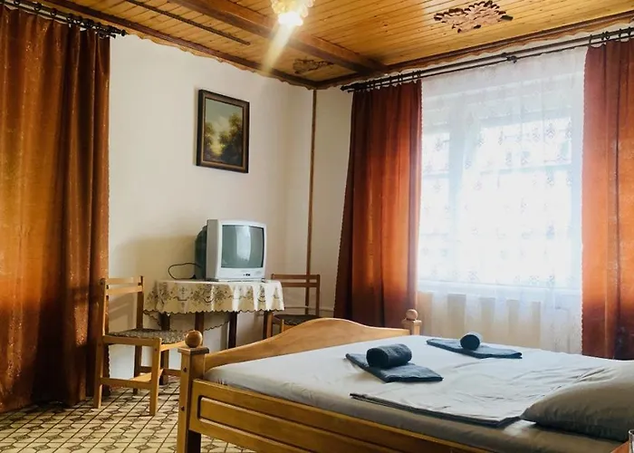 над річкою 波利亚纳